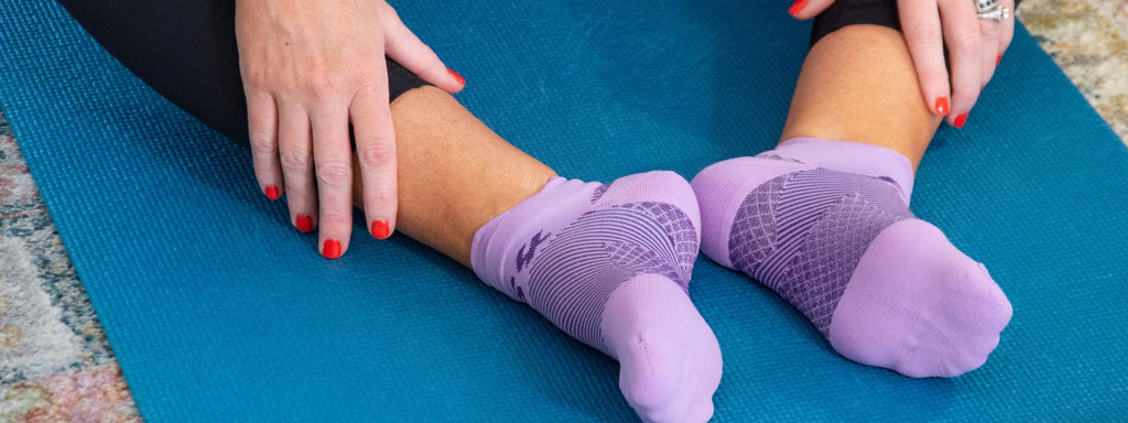 How do Plantar Fasciitis socks and sleeves work?